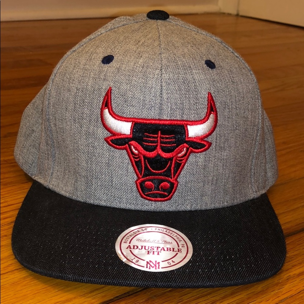 Gray And Black Balls Snapback - image 1